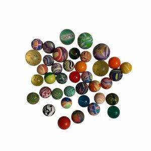 Lot of 39 solid & multicolored bouncy balls